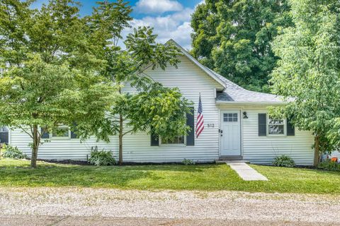 Photo of 512 Mill Street, Utica, OH 43080 (MLS # 226021215)