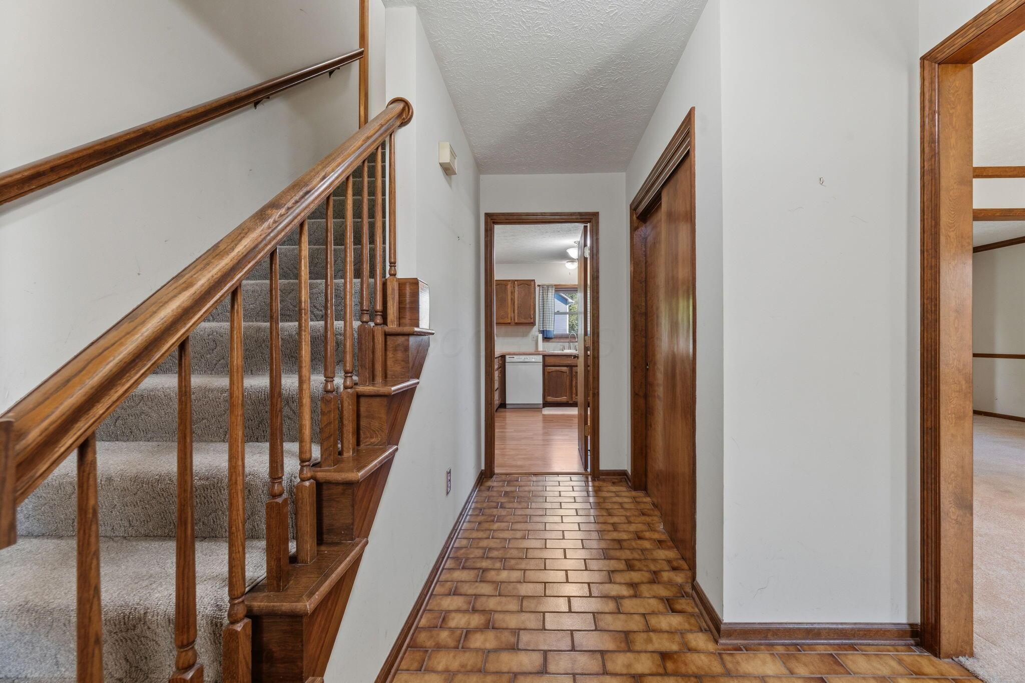 7591 Deercreek Drive