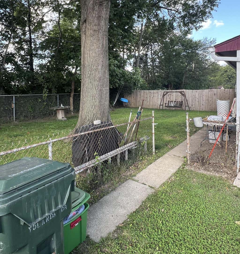 Photo of 1250 Yolanda Drive, Columbus, OH 43207 (MLS # 226032301)