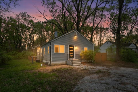 Tiny photo for 2564 Abington Road, Columbus, OH 43231 (MLS # 226038998)