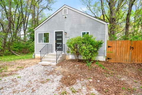 Photo of 2564 Abington Road, Columbus, OH 43231 (MLS # 226038998)