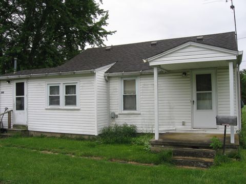Photo of 140 E Lewis Avenue, Sabina, OH 45169 (MLS # 226015318)