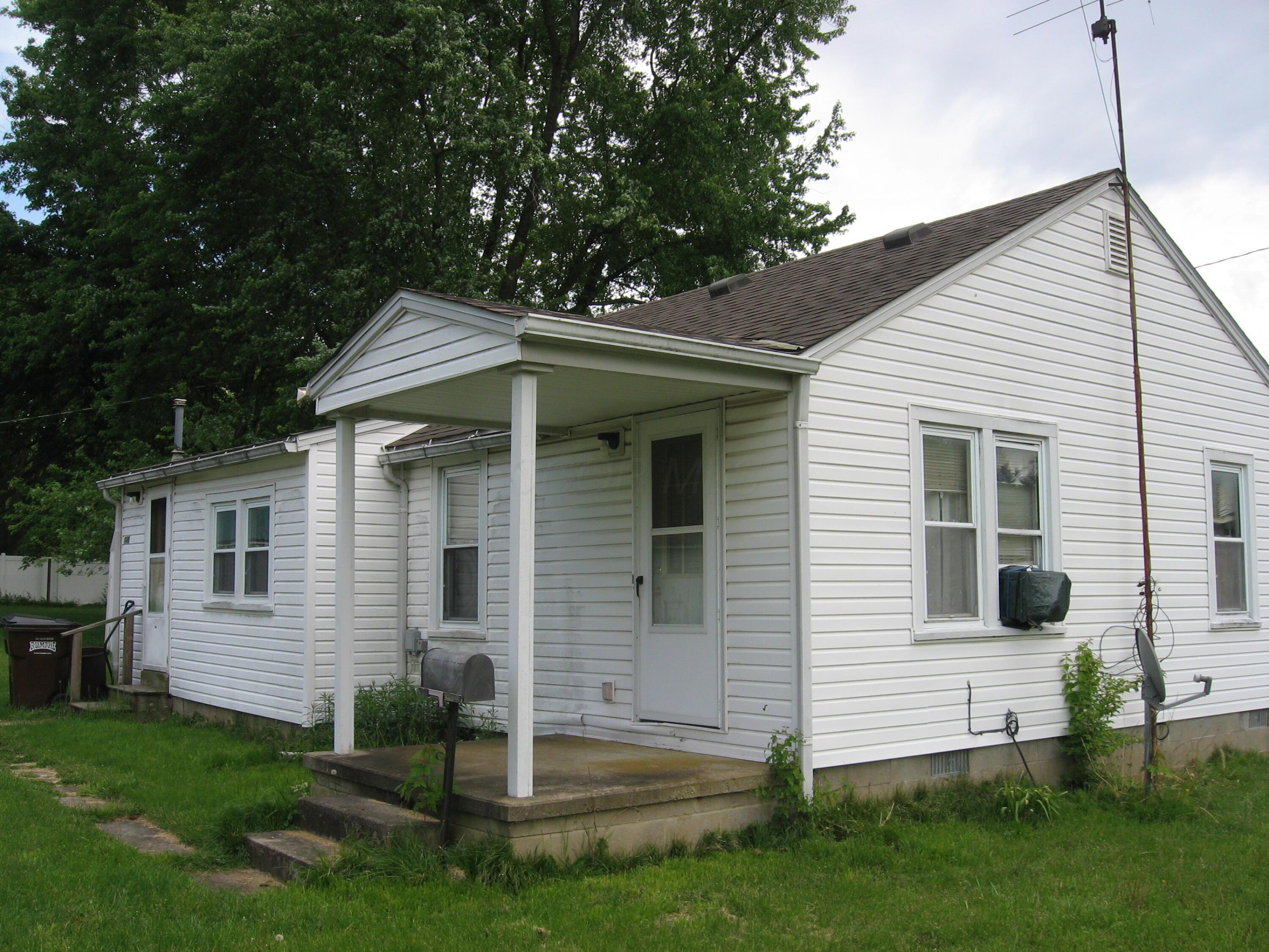 140 E Lewis Avenue