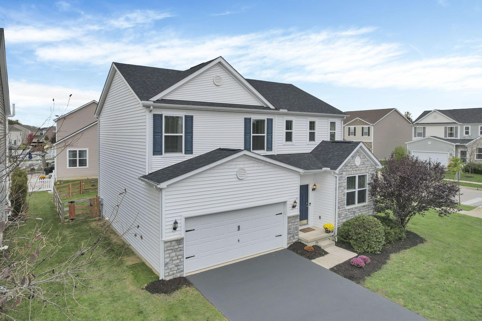 Delaware, Ohio 43015, United States, 3 Bedrooms Bedrooms, ,3 BathroomsBathrooms,Residential,Contingent,233139