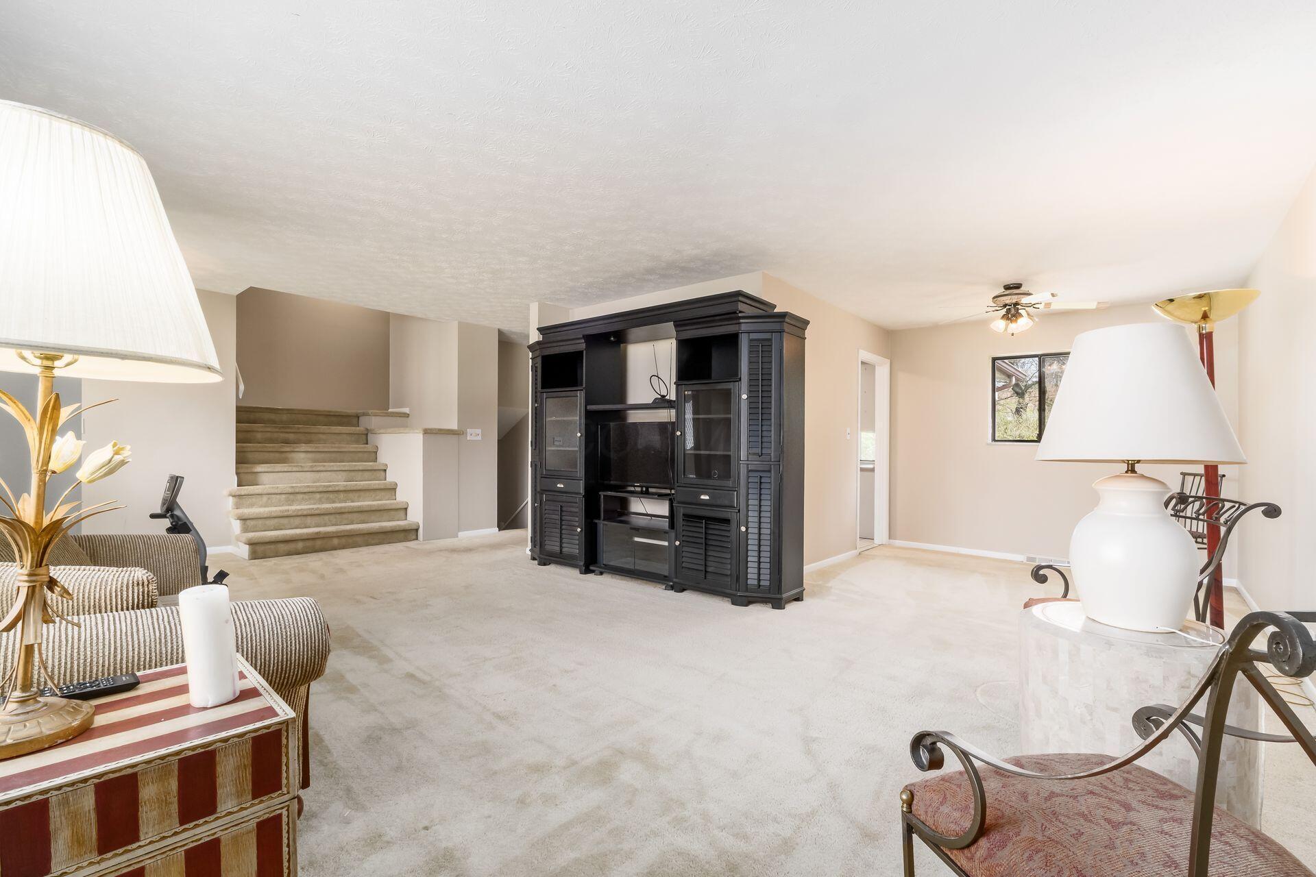 560 S Kellner Road, Columbus, Ohio image 12