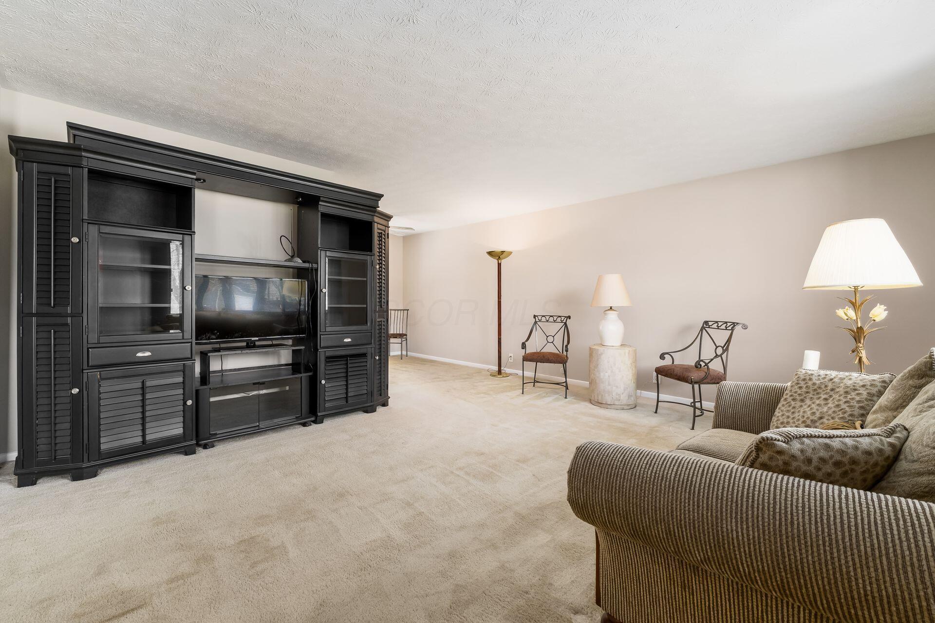 560 S Kellner Road, Columbus, Ohio image 10