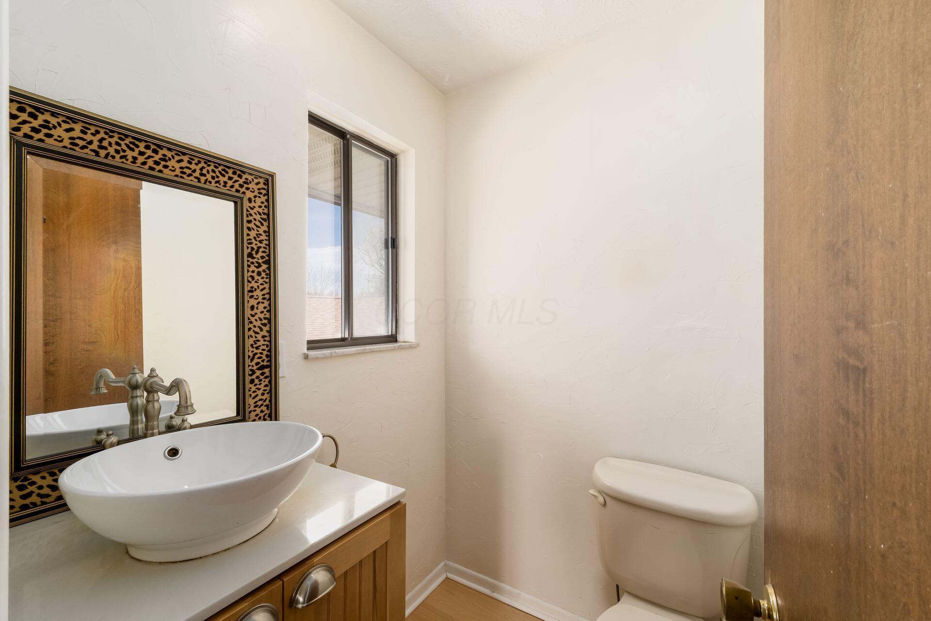 560 S Kellner Road, Columbus, Ohio image 25