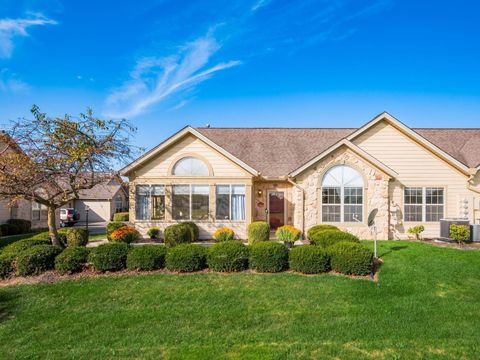 Photo of 2504 Landings Way 5 #5, Grove City, OH 43123 (MLS # 225037220)