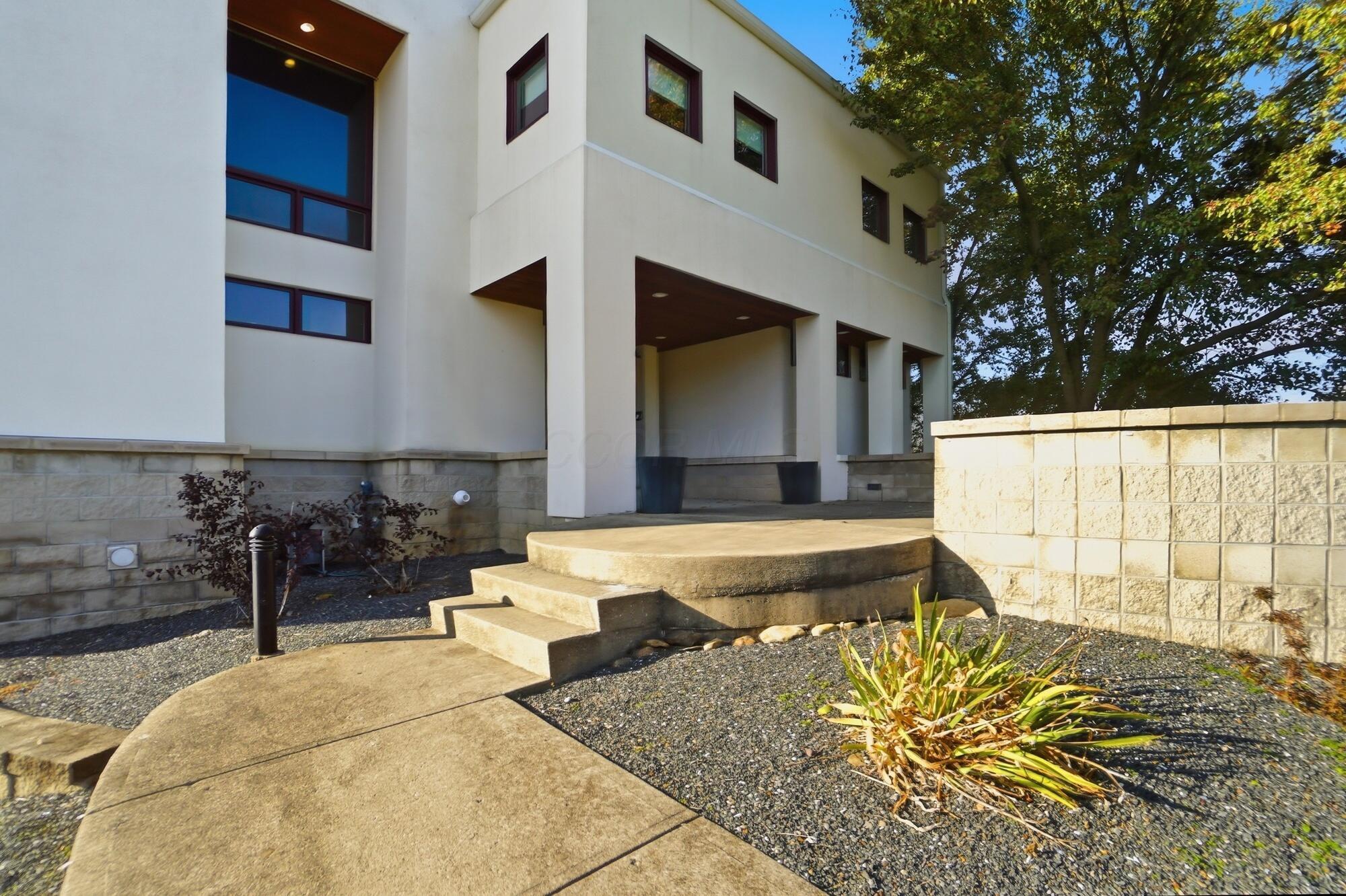 100 Stonesthrow Drive