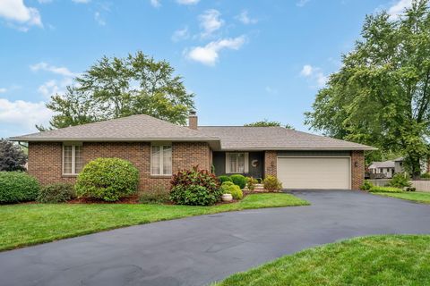 Photo of 11885 Kennington Square E, Pickerington, OH 43147 (MLS # 225036422)
