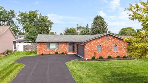 Photo of 2866 Buxton Lane, Grove City, OH 43123 (MLS # 226036131)