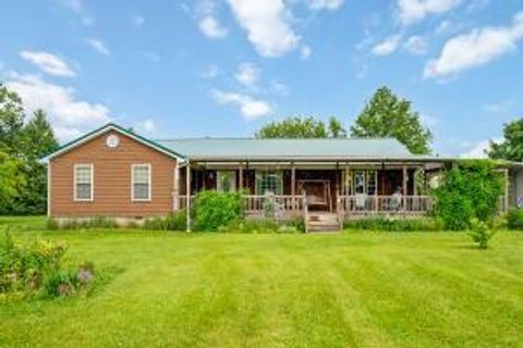 Photo of 310 W Union Street, New Bloomington, OH 43341 (MLS # 226010073)