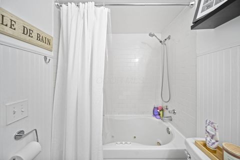 Tiny photo for 3227 Minerva Lake Road, Columbus, OH 43231 (MLS # 226006397)