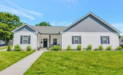 Homes For Sale - 614 N North 11th Street Street<br/> Cambridge, OH 43725