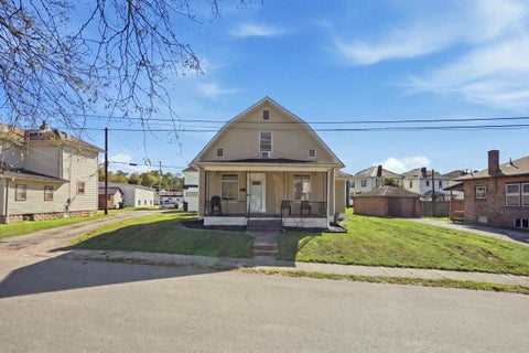 Photo of 330 Spence Avenue, Zanesville, OH 43701 (MLS # 226038007)
