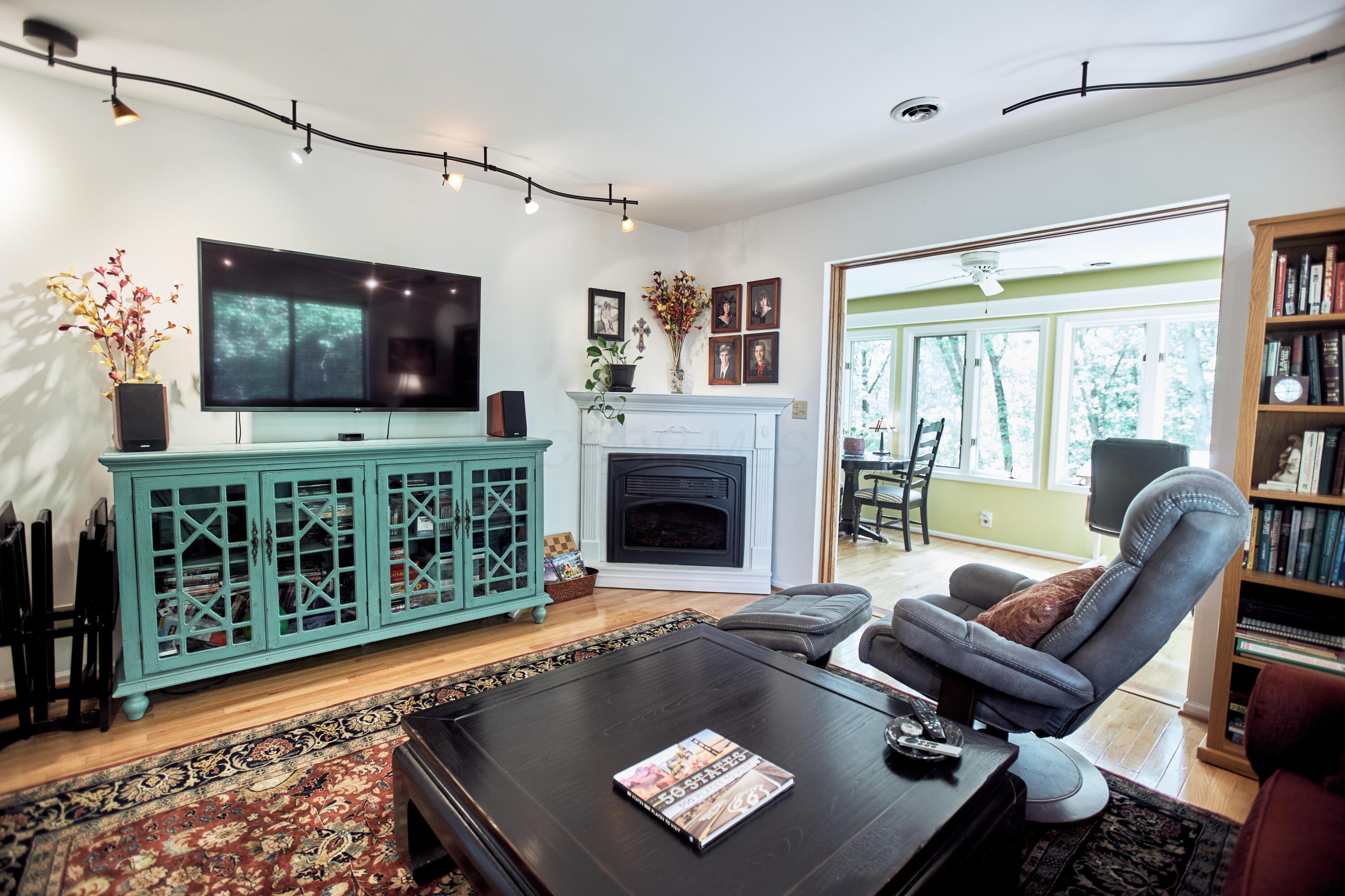 7034 Woodmere Drive, Athens, Ohio image 4