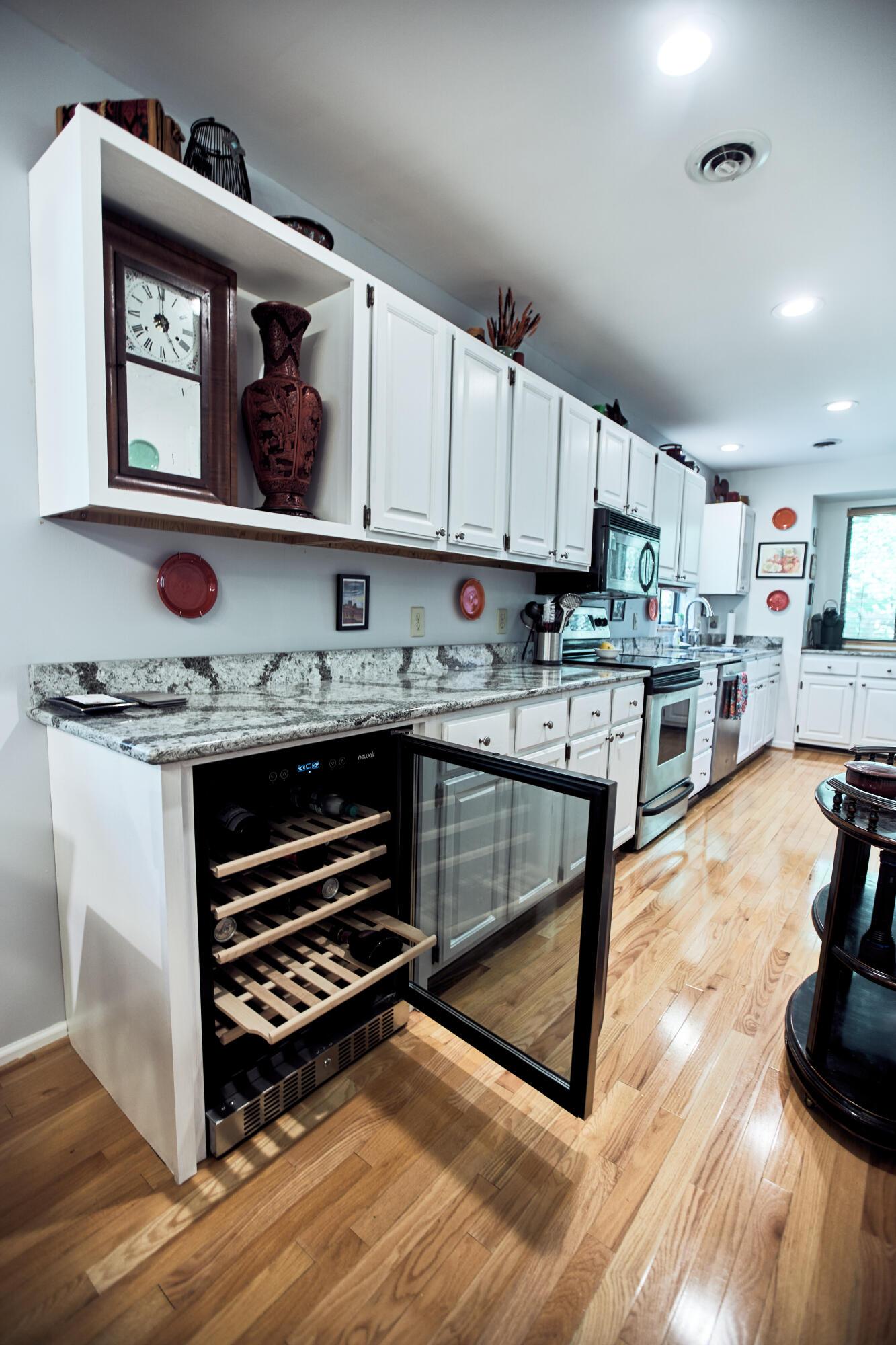 7034 Woodmere Drive, Athens, Ohio image 23
