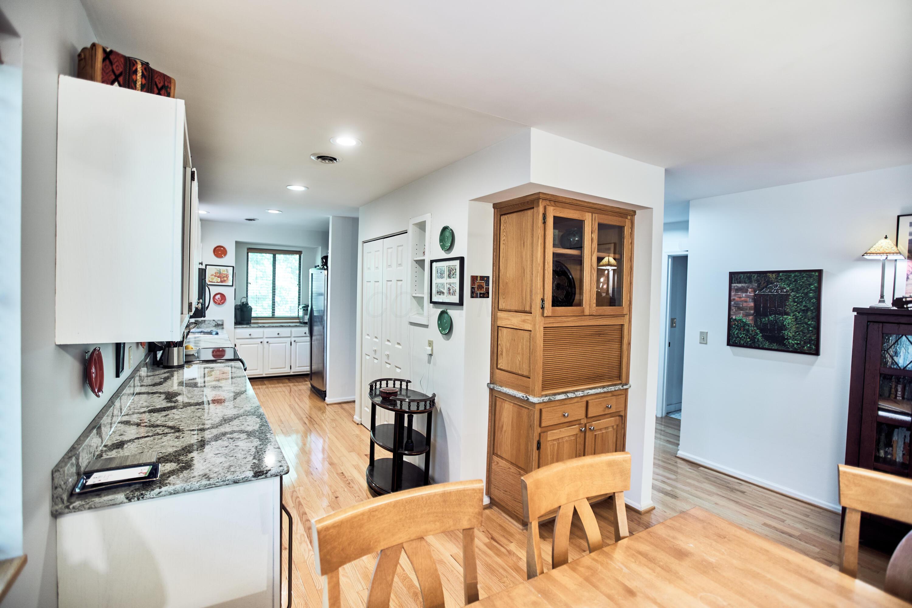 7034 Woodmere Drive, Athens, Ohio image 25