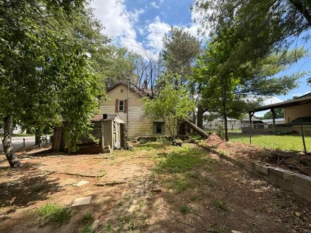 112 W Walnut Street