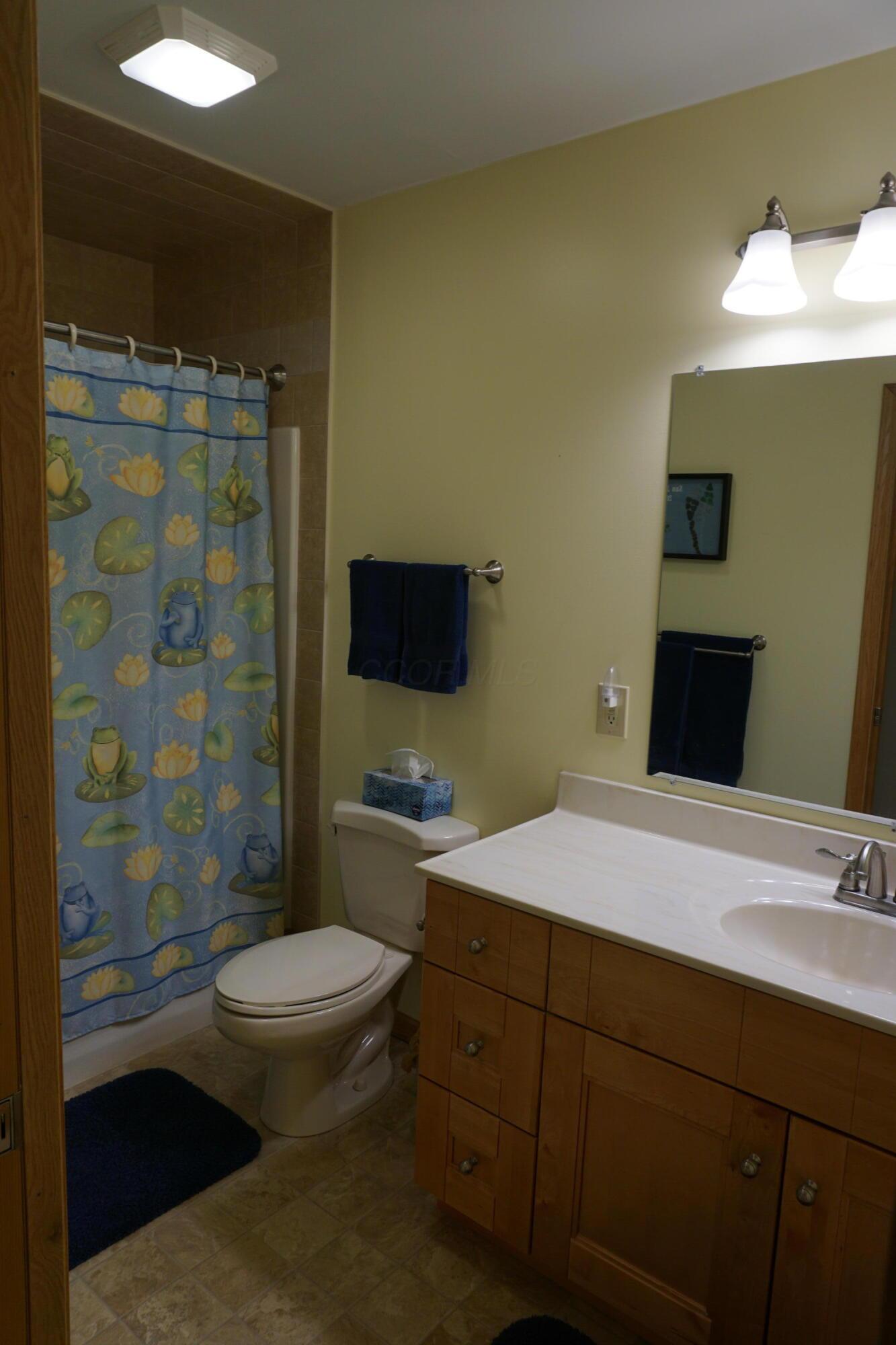 1380 E Choctaw Drive, London, Ohio image 16