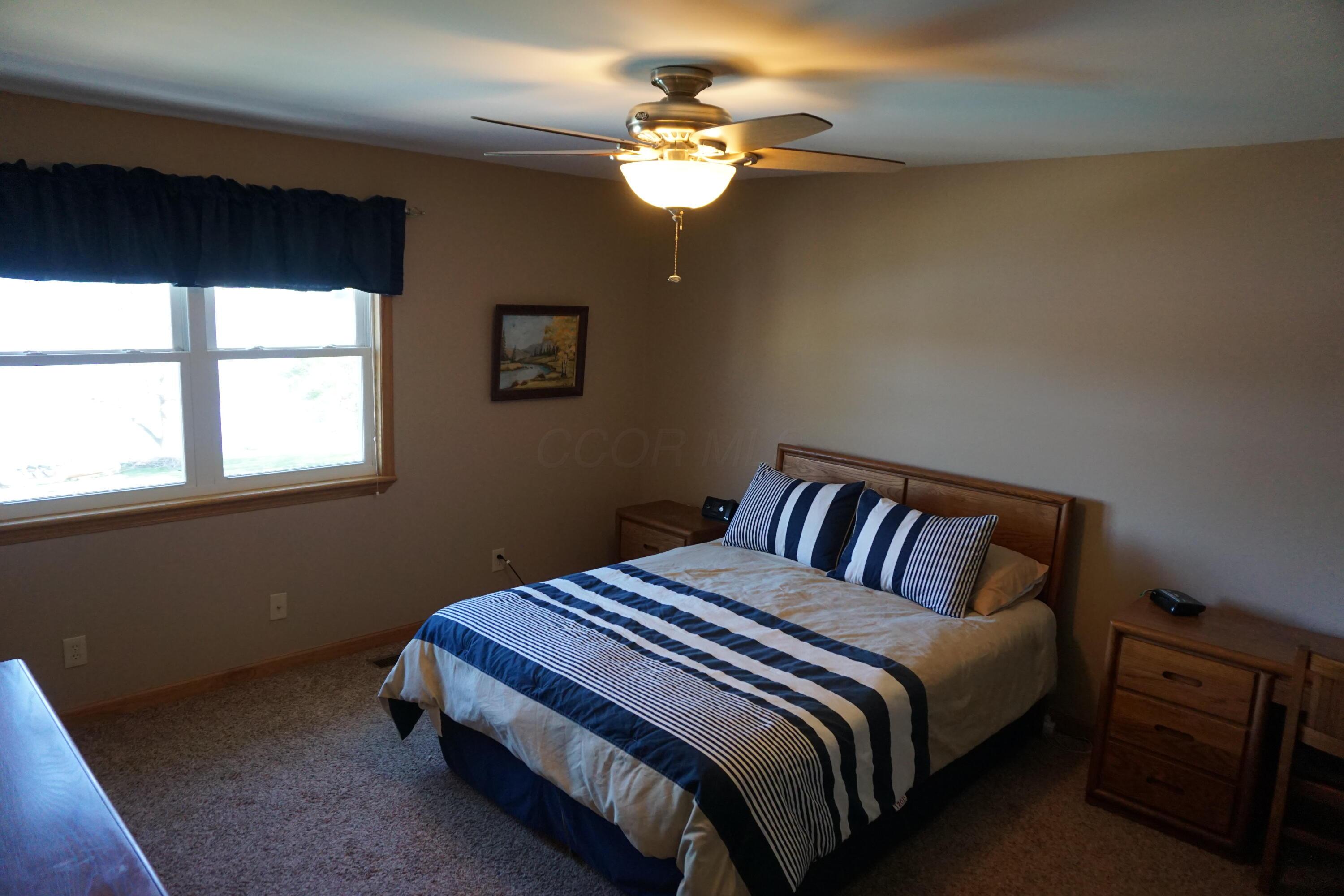 1380 E Choctaw Drive, London, Ohio image 7