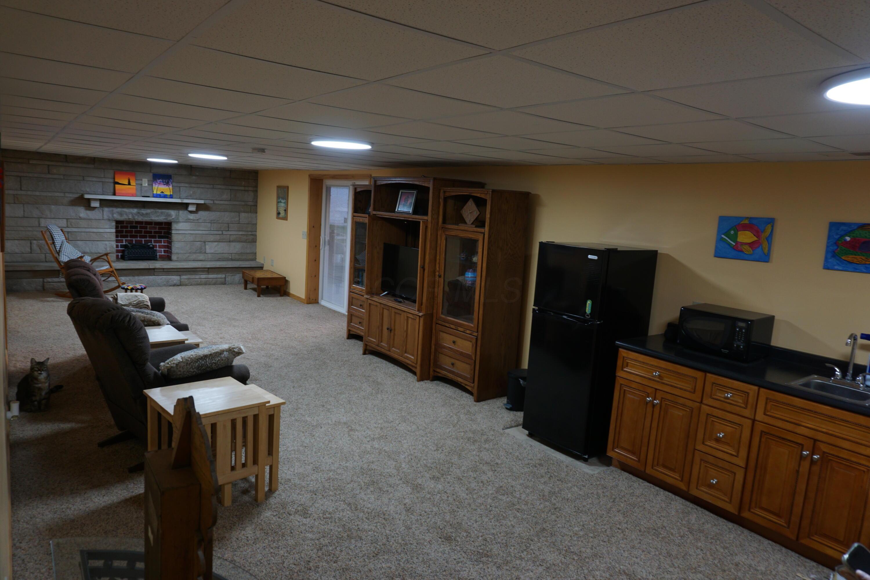 1380 E Choctaw Drive, London, Ohio image 25