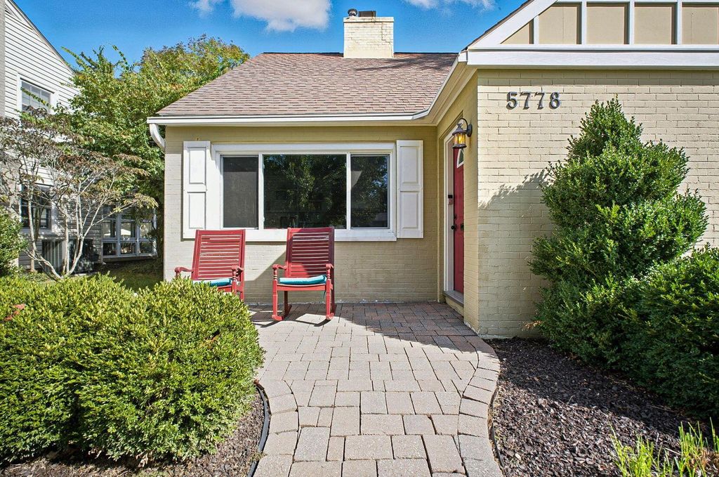 Photo of 5778 Crescent Court, Worthington, OH 43085 (MLS # 225038841)