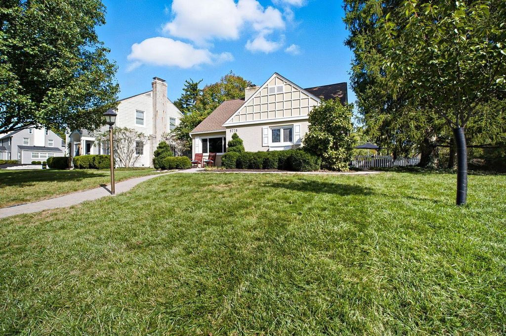 Photo of 5778 Crescent Court, Worthington, OH 43085 (MLS # 225038841)