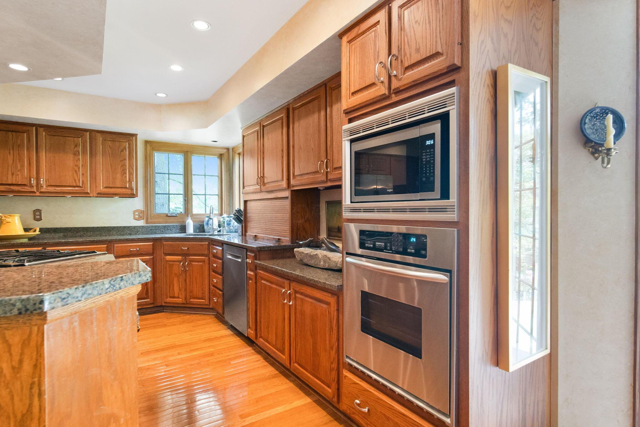 6530 Deeside Drive, Dublin, Ohio image 7