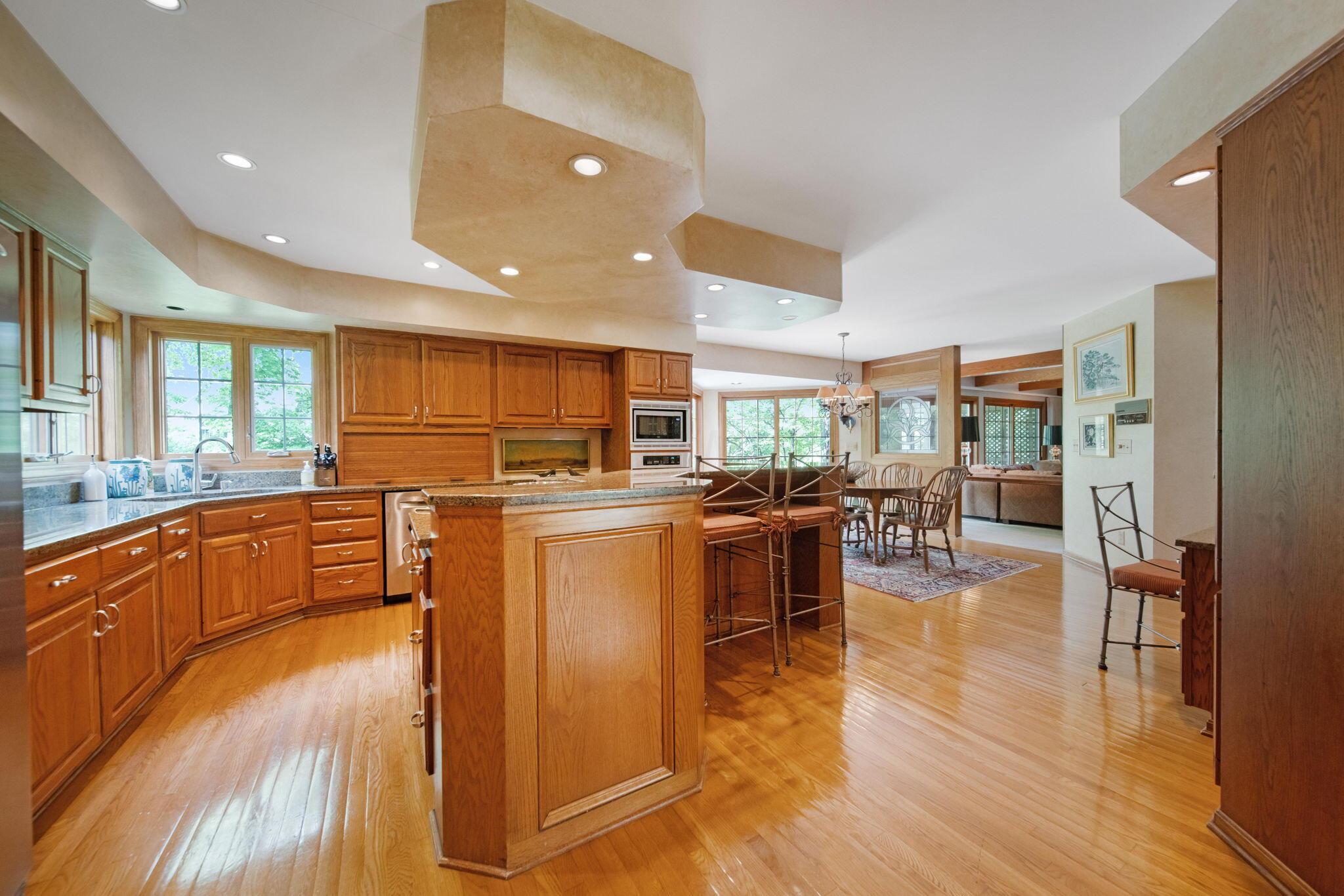 6530 Deeside Drive, Dublin, Ohio image 3