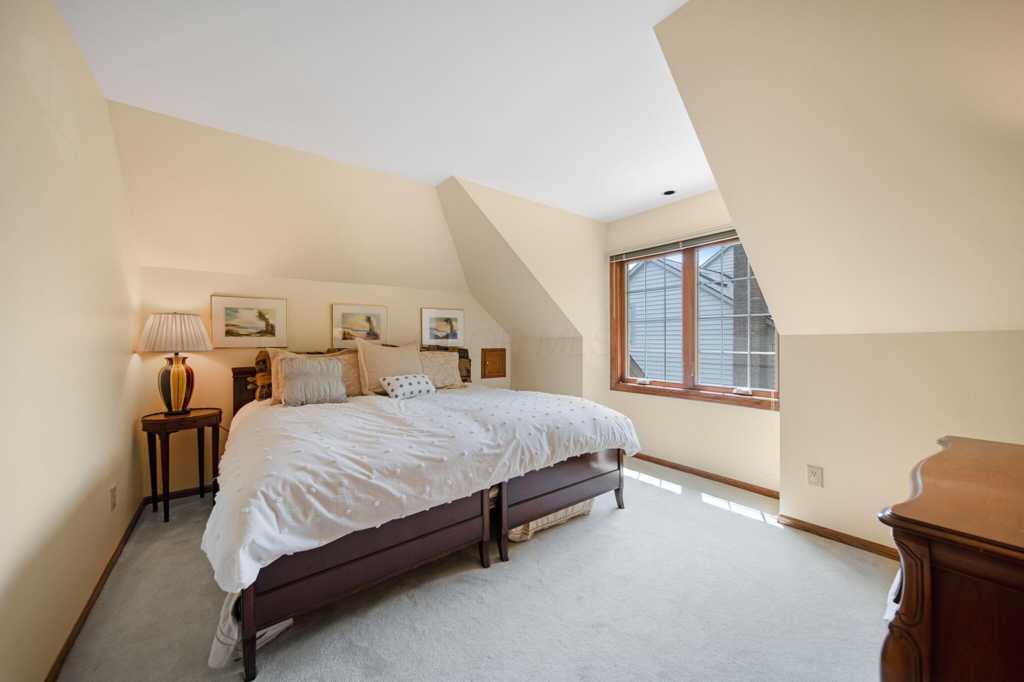 6530 Deeside Drive, Dublin, Ohio image 37