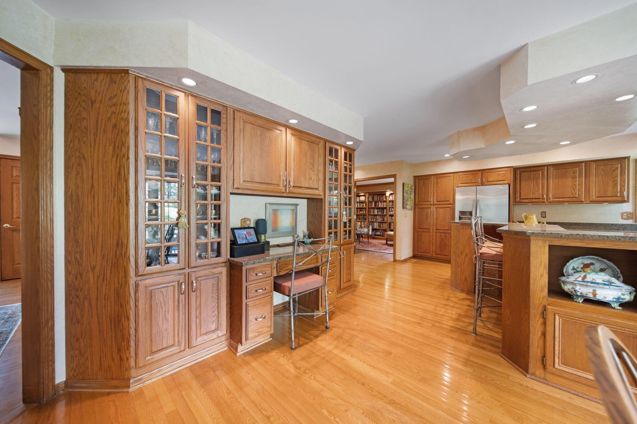 6530 Deeside Drive, Dublin, Ohio image 8