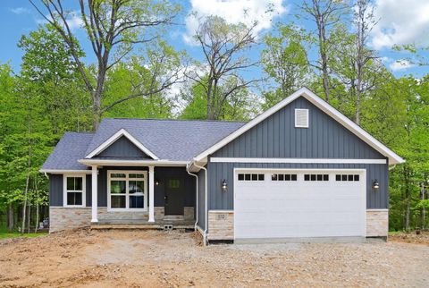 Photo of 532 Floral Valley W, Howard, OH 43028 (MLS # 226012849)