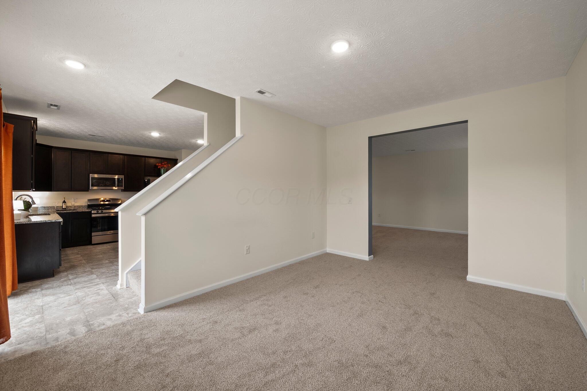 1550 Lewes Castle Drive, Grove City, Ohio image 15