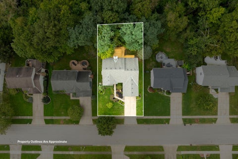 Tiny photo for 140 Highmeadow Drive, Columbus, OH 43230 (MLS # 226036477)