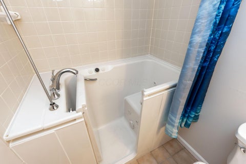 Tiny photo for 140 Highmeadow Drive, Columbus, OH 43230 (MLS # 226036477)
