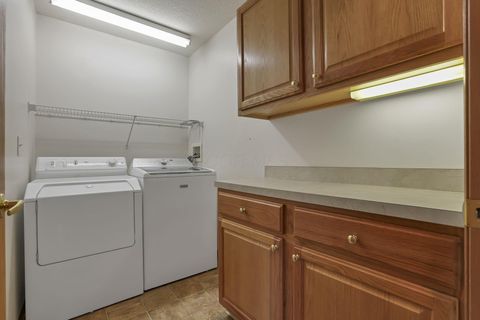 Tiny photo for 472 Virginia Court, Pataskala, OH 43062 (MLS # 225037608)