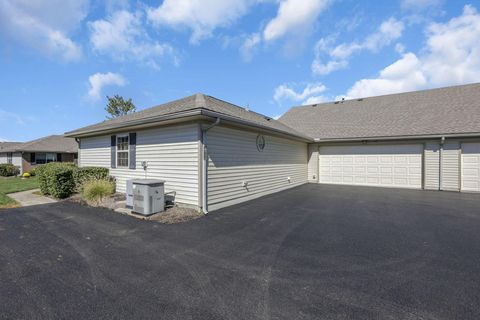 Tiny photo for 472 Virginia Court, Pataskala, OH 43062 (MLS # 225037608)