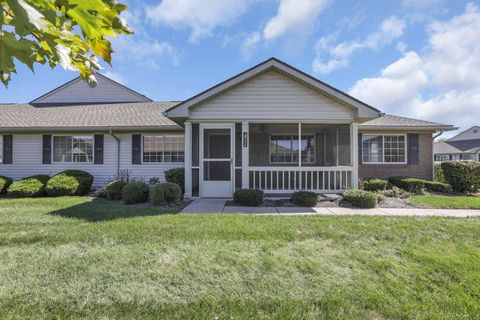 Photo of 472 Virginia Court, Pataskala, OH 43062 (MLS # 225037608)