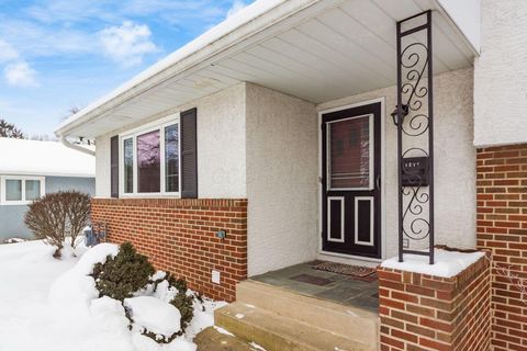 Tiny photo for 1811 Hove Road, Columbus, OH 43221 (MLS # 226002990)