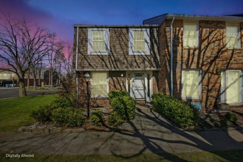 Photo of 614 Dlyn Street, Columbus, OH 43228 (MLS # 226007240)