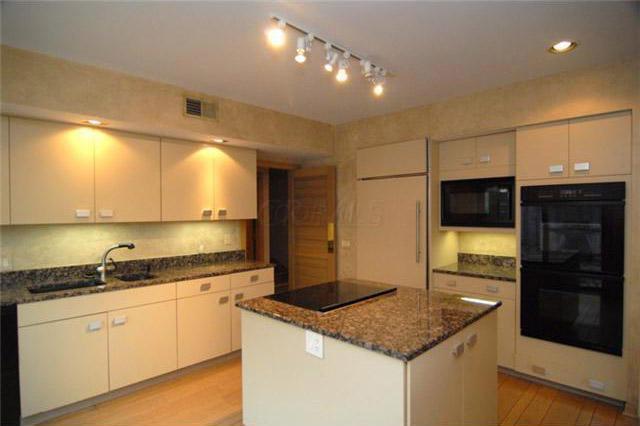 Dublin, Ohio 43017, United States, 3 Bedrooms Bedrooms, ,3 BathroomsBathrooms,Residential,Active,194019