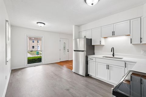 Tiny photo for 1316 Cedarview Drive W, Springfield, OH 45503 (MLS # 225039506)