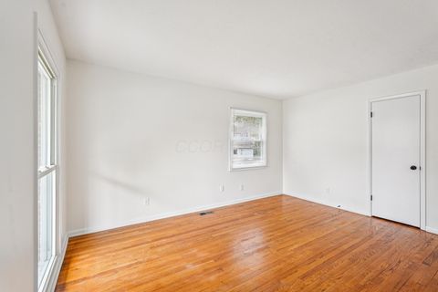 Tiny photo for 1316 Cedarview Drive W, Springfield, OH 45503 (MLS # 225039506)