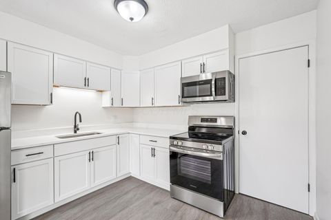 Tiny photo for 1316 Cedarview Drive W, Springfield, OH 45503 (MLS # 225039506)