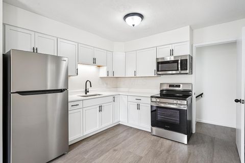 Tiny photo for 1316 Cedarview Drive W, Springfield, OH 45503 (MLS # 225039506)