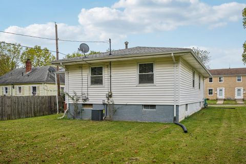 Tiny photo for 1316 Cedarview Drive W, Springfield, OH 45503 (MLS # 225039506)