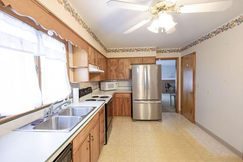 Tiny photo for 802 Coshocton Avenue, Mount Vernon, OH 43050 (MLS # 225045219)