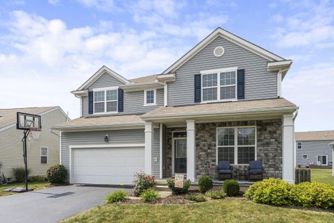 Photo of 2425 Angelfire Drive, Grove City, OH 43123 (MLS # 226034146)