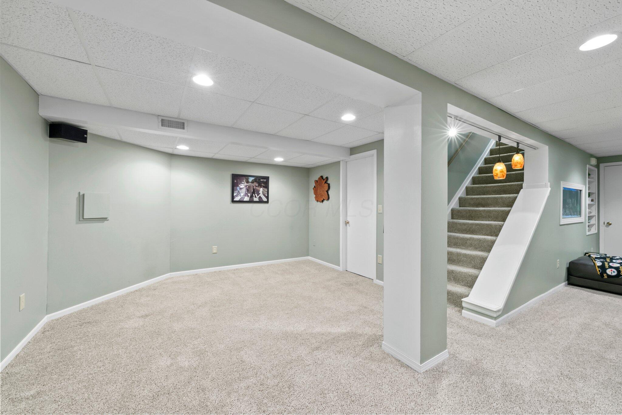2556 Cowall Drive, Hilliard, Ohio image 35